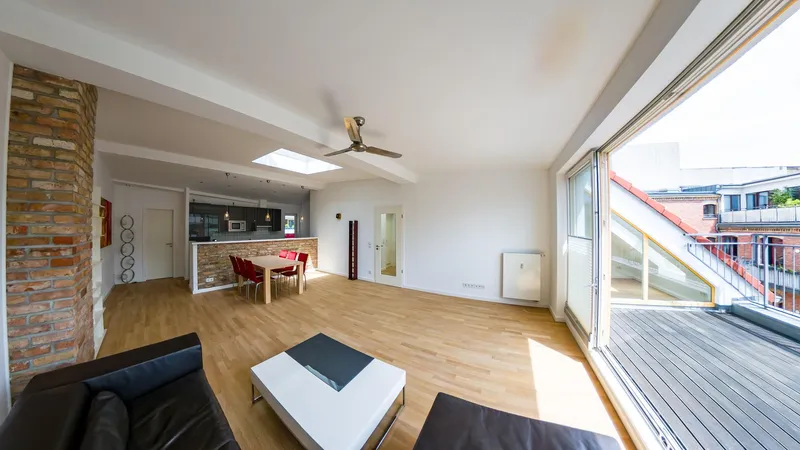 Elegante hochwertige DG-Wohnung nahe Kollwitzplatz — photo 1